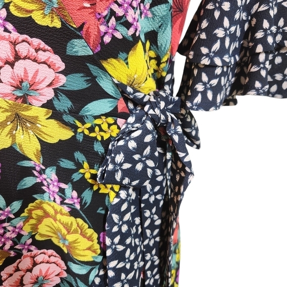 Spense Mixed Print Floral Wrap Dress, sz 4 - Picture 5 of 11
